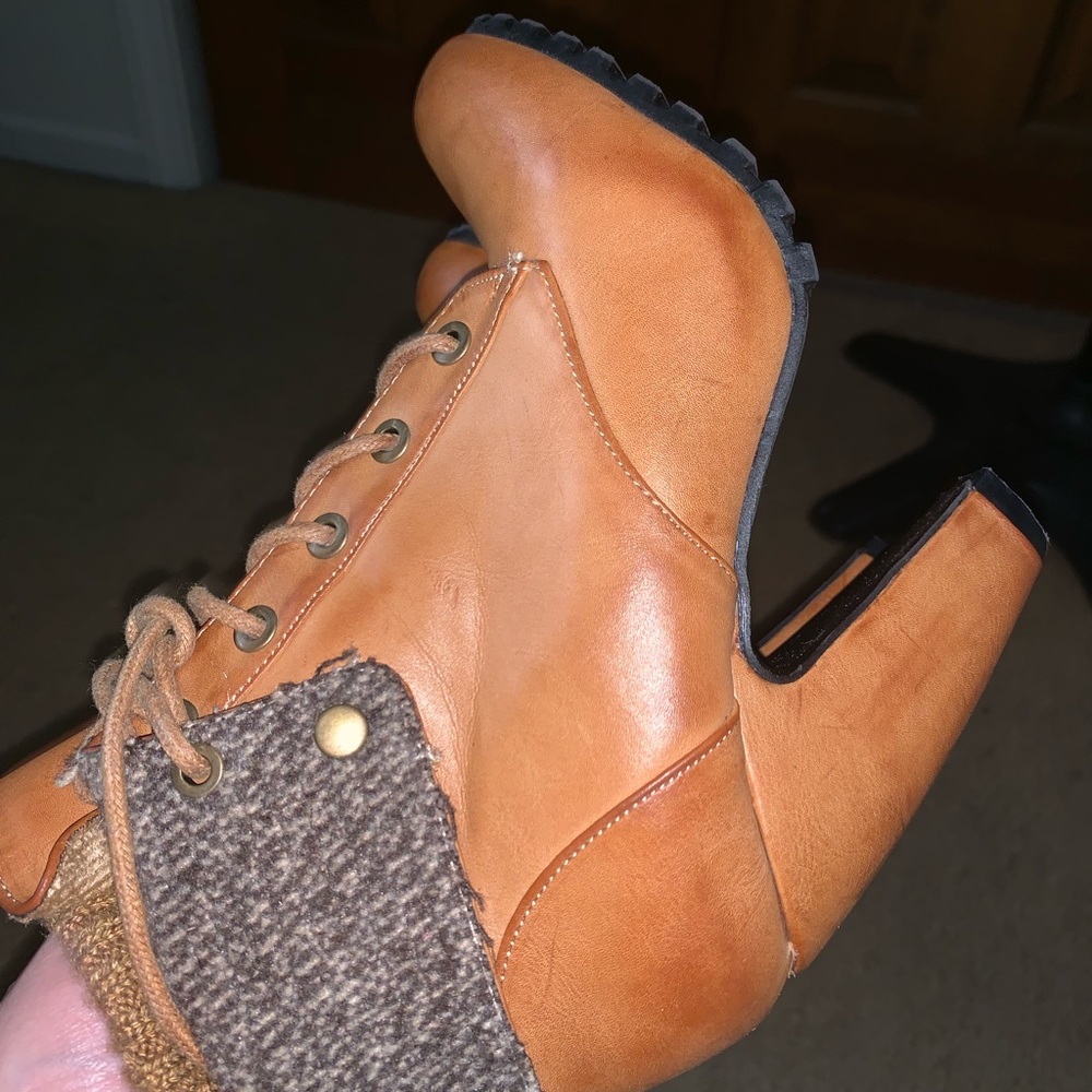 Boots - Picture 2 of 3
